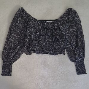 ASTR The Label Black Ditsy Floral Smocked Puff Sleeve Crop Top XS Romantic Chic
